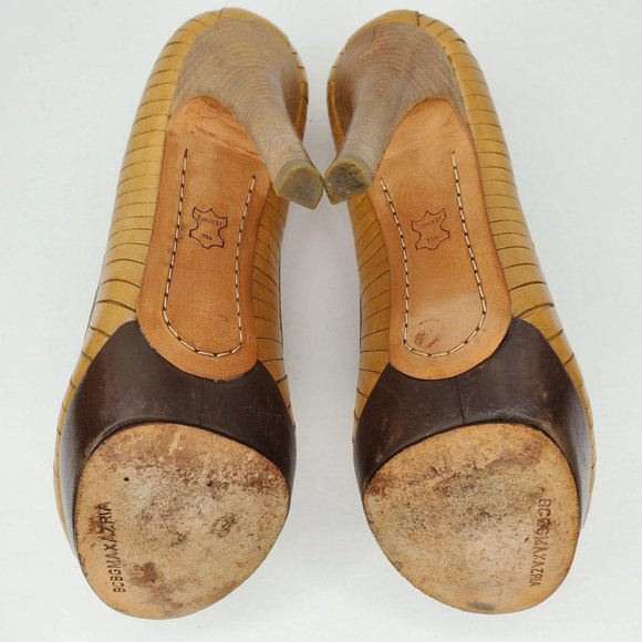 BCBG Maxazaria Tan Leather Heels EUC - Picture 12 of 16